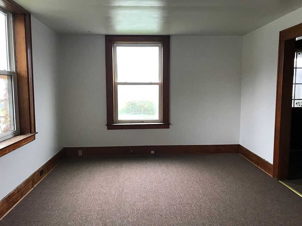 2nd image of 107 N Highland Ave