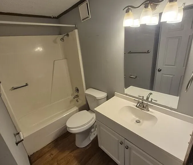 406 Amhurst Dr — Photo 10