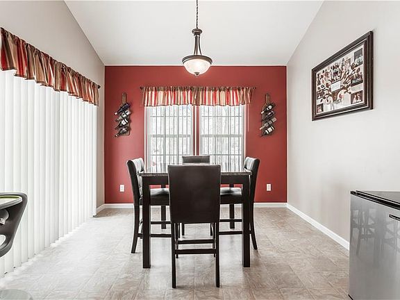 3rd image of 8802 Kelly Ln
