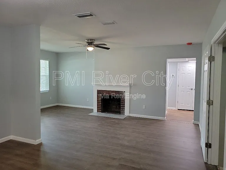 1356 River Hills Cir E — Photo 19