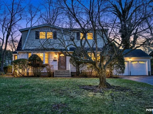 31 Godfrey Ter, Glen Rock, NJ 07452