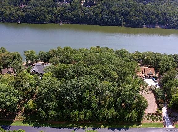 2nd image of 112 Harbor Dr E #29