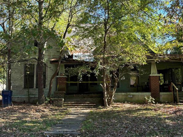 121 Cleveland Ave NW, Camden, AR 71701