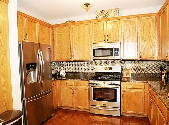 3rd image of 1076 Savoy Ct #19-2