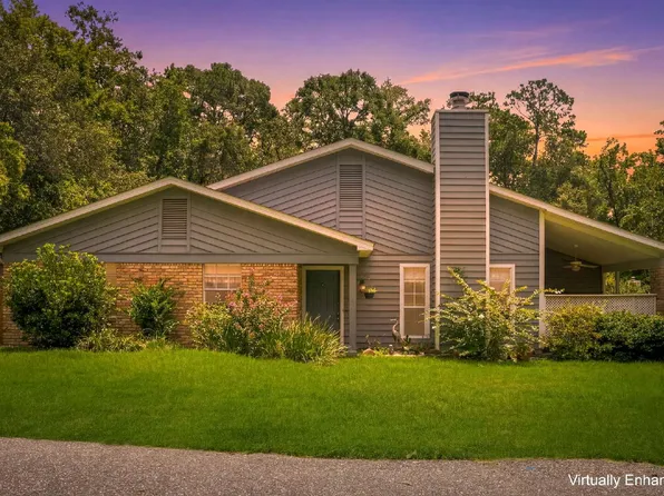1402 Sturbridge Pl, Tallahassee, FL 32308
