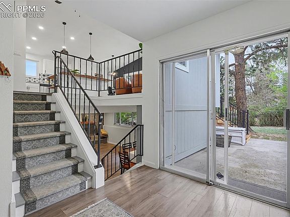 3rd image of 5460 Villa Cir