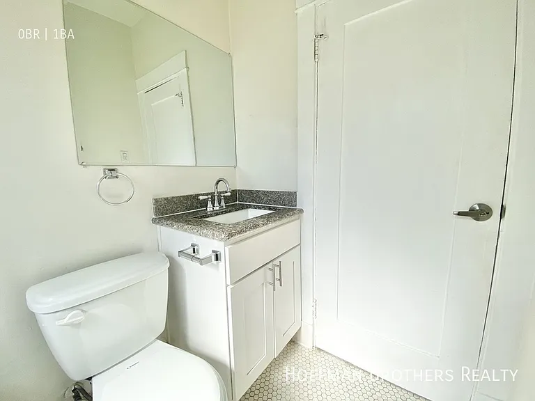 563 N Heliotrope Dr #100 — Photo 9