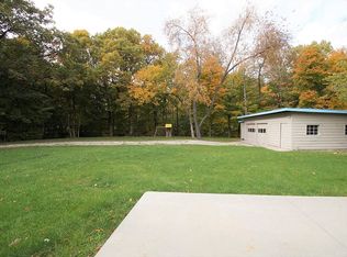 1033 W Raven Rd, Peoria, IL 61615