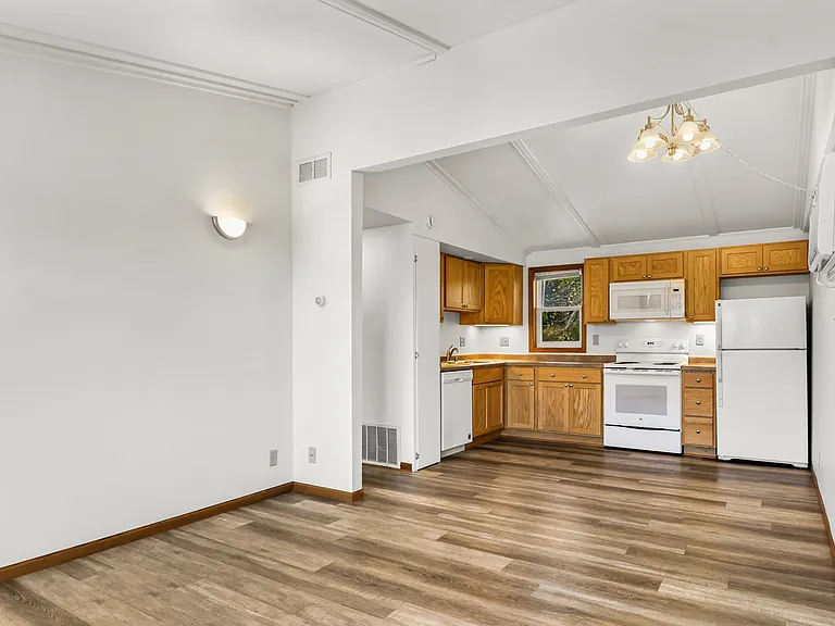 512 S Main St #2 — Photo 7