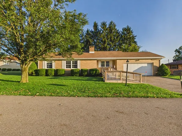 40 Briarwood Dr, Wheeling, WV 26003