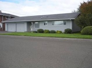 1204 9th St, Tillamook, OR 97141