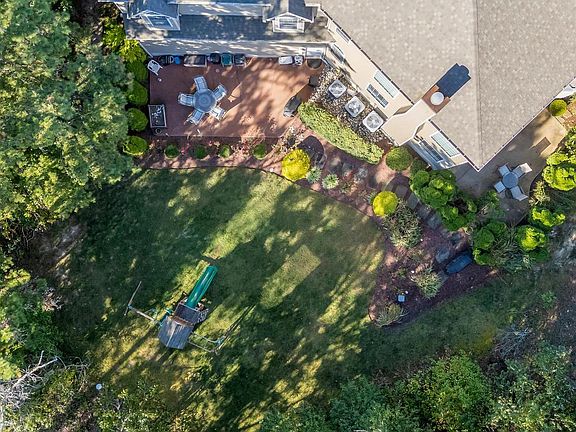 5th image of 2076 Hendricks Ave
