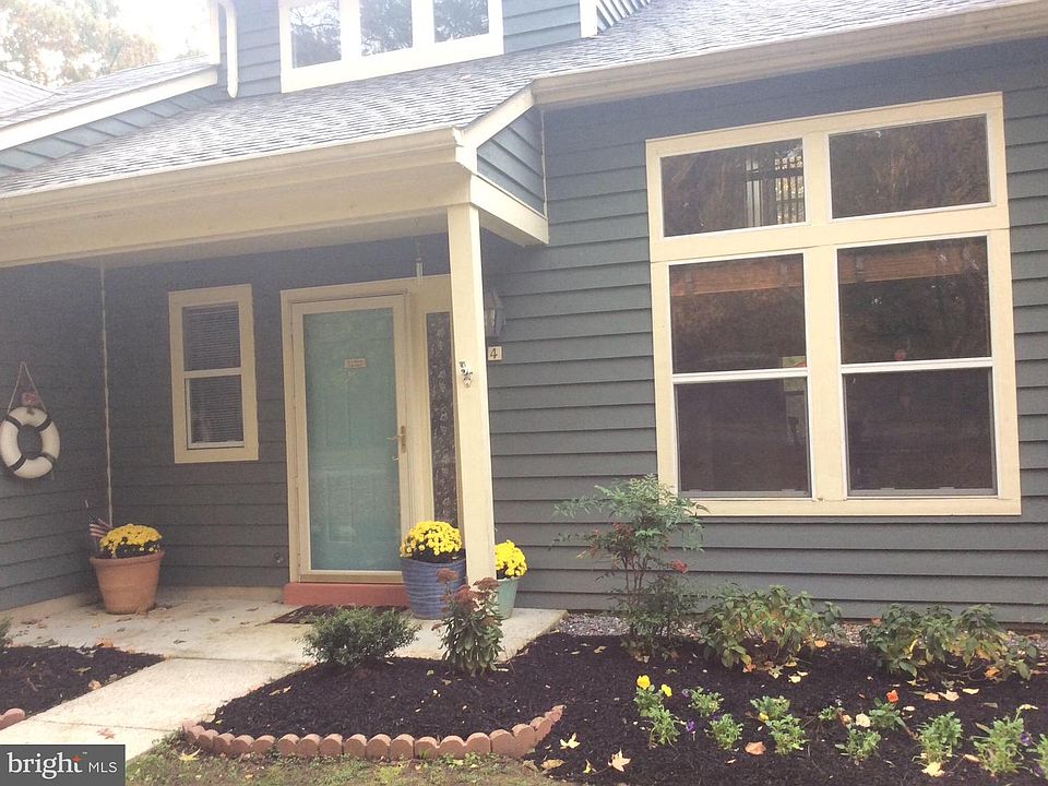 1st image of 4 Burnham Wood Ct