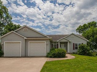 874 Shade Tree Ct, Lisbon, IA 52253
