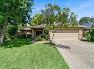 2117 McIntosh Dr, Garland, TX 75040