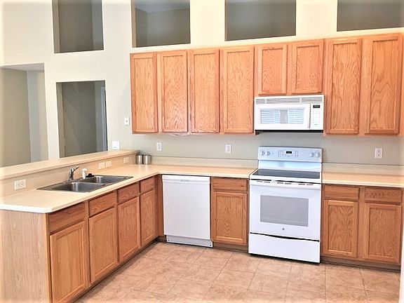 5th image of 636 Longcrest Ln