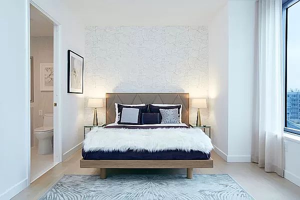 1st image of 3 Court Sq APT 3005