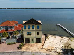 1484 Bermuda Dr, Navarre, FL 32566
