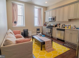 715 Sansom St #2R, Philadelphia, PA 19106