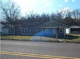 4281 Flucom Rd, De Soto, MO 63020