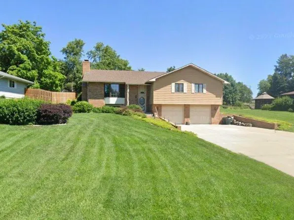 1433 Country Club Dr, Concordia, KS 66901