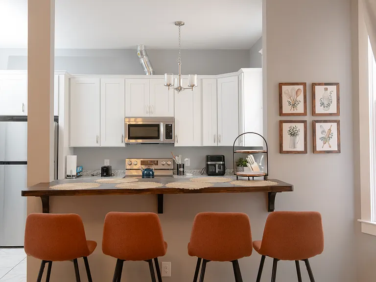 408 E Henry St #408 — Photo 9