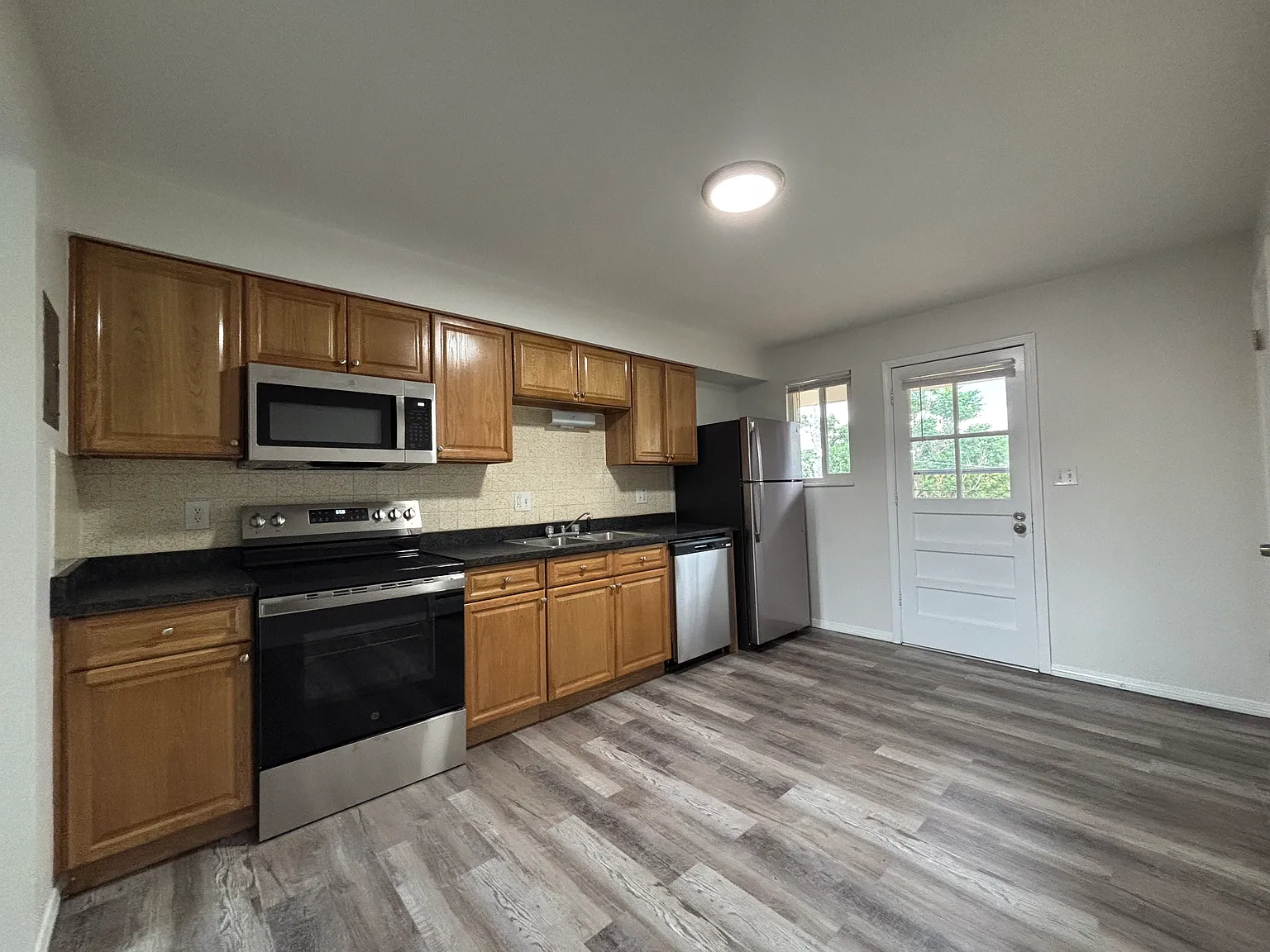 18232 W 3rd Pl — Photo 4
