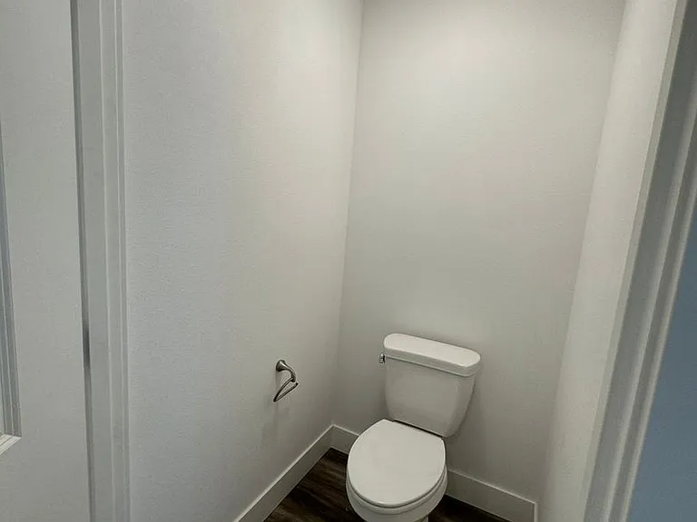 1720 NE Alameda Ave — Photo 8
