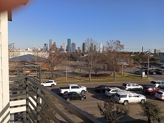 4th image of 1011 Studemont St Ste 204