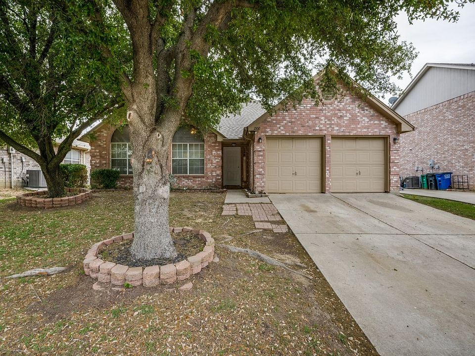 1st image of 2102 Millwood Dr
