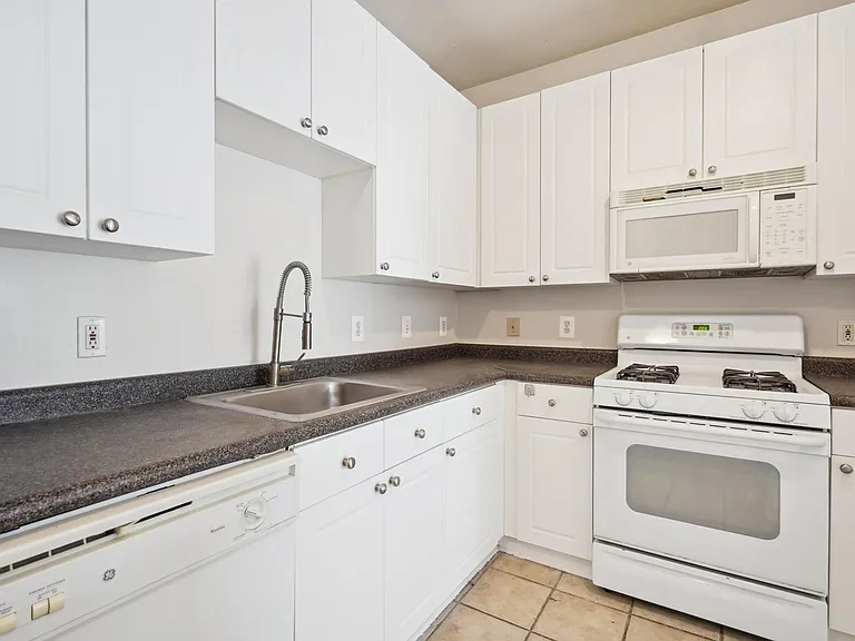 9490 Virginia Center Blvd #240 — Photo 3