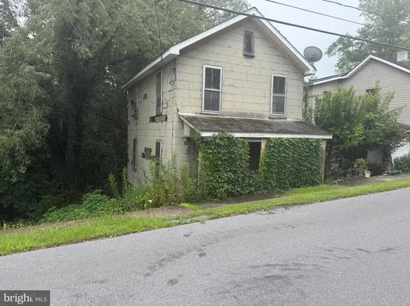127 Perry St, Punxsutawney, PA 15767