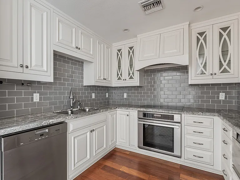 4200 N Miller Rd #428 — Photo 4