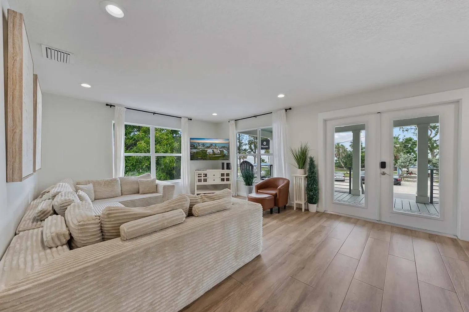 4 bed, 3.0 bath, 2335 sqft, $39,862 — Photo 2