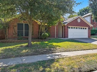 7205 Greenspoint Dr, Arlington, TX 76001
