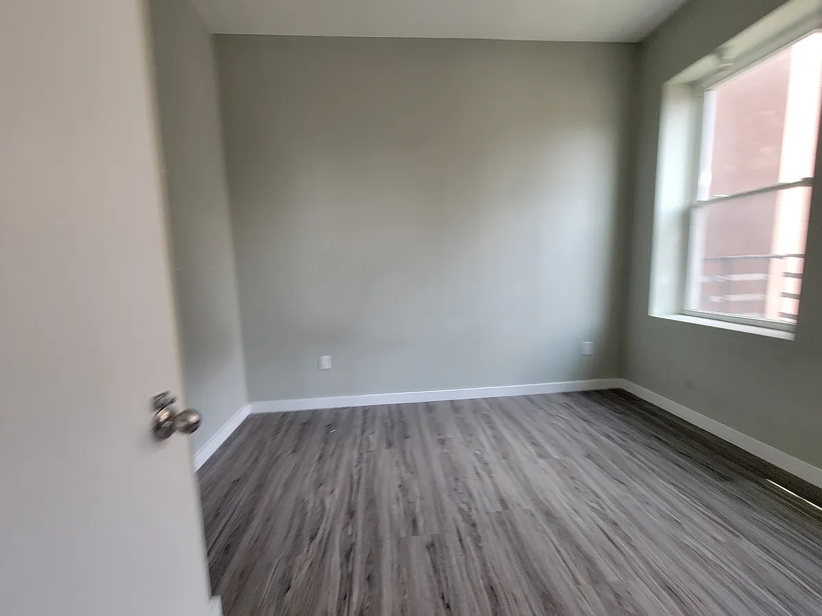 Building Photo - 98 Clinton Ave #401E