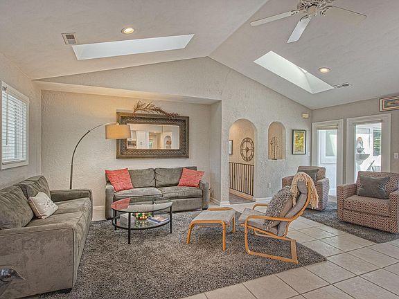 3rd image of 669 Boxwoodgreen Dr