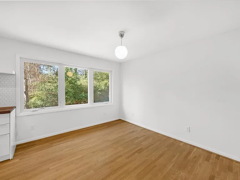 2420 Cove Cir — Photo 28