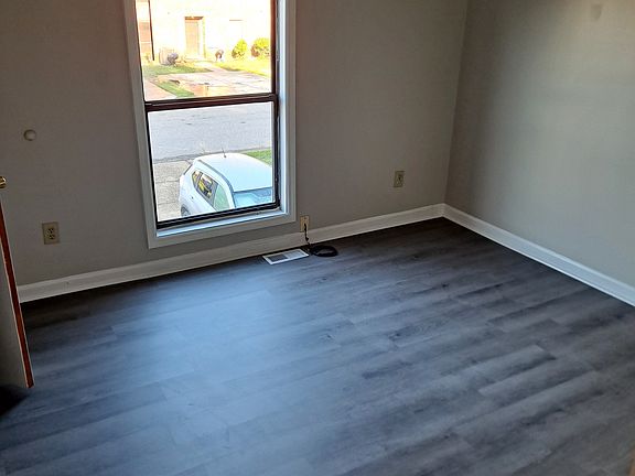 2nd image of 1419 Tangora Ln #1419