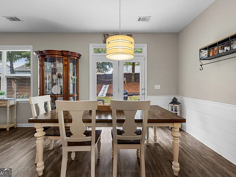 77 Lakeshore Pkwy — Photo 13