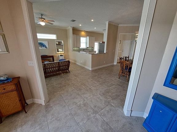 3rd image of 160 Key Colony Ct