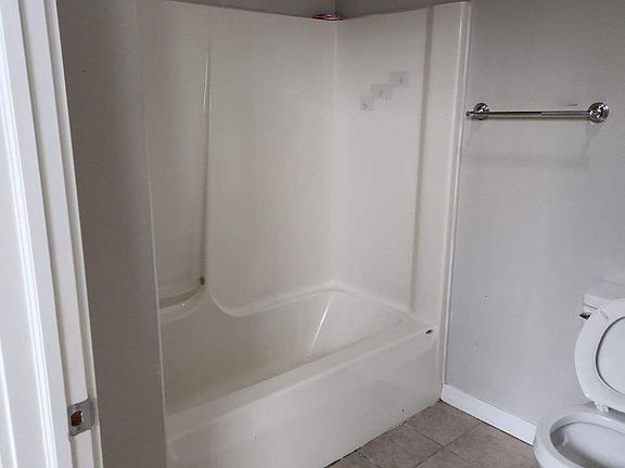 4th image of 502 S Washington St APT 3