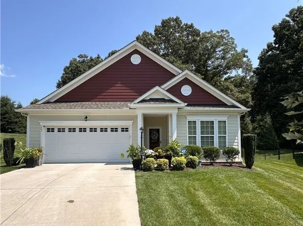 201 Ashford Hill Loop, North Chesterfield, VA 23236