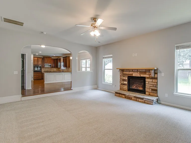 609 Angel Oak Ln — Photo 18
