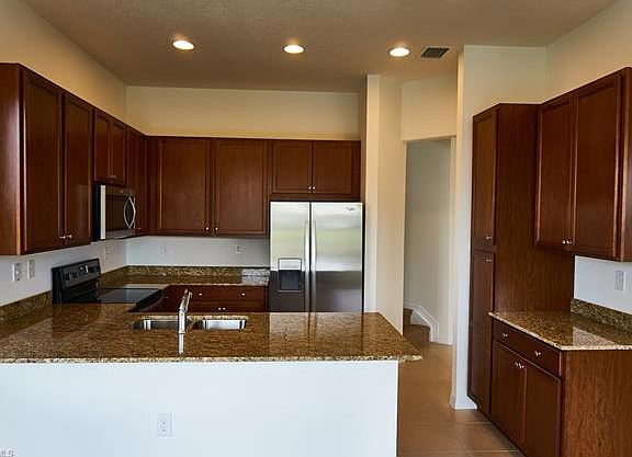 3rd image of 5487 Cameron Dr
