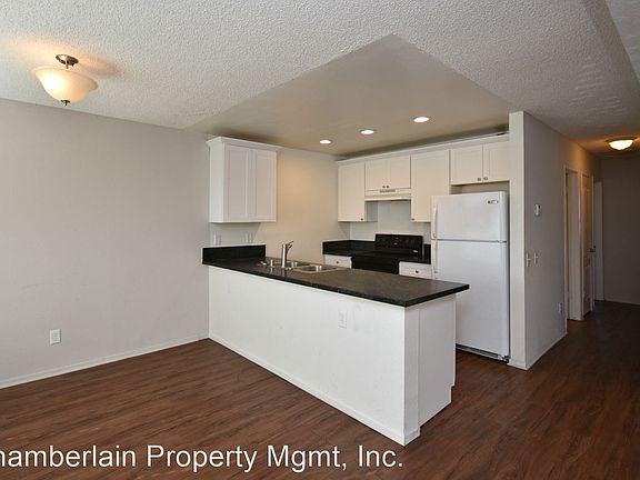 3rd image of 1921 West Dr APT C
