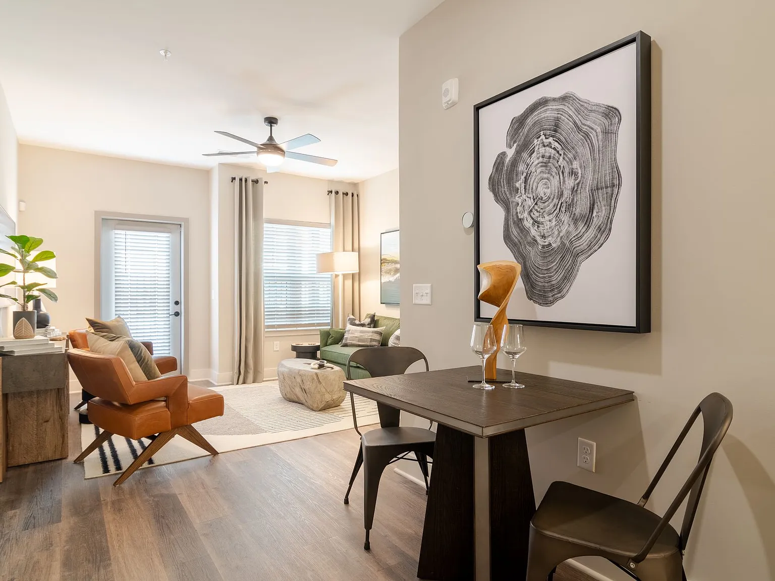 Treesort Luxury Living — Photo 2