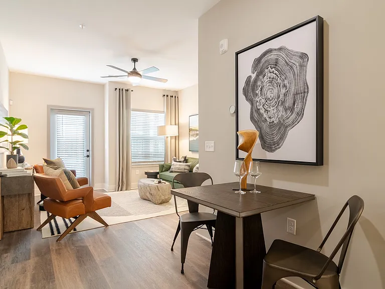 Treesort Luxury Living — Photo 2