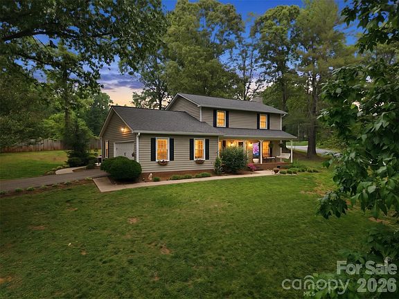 2nd image of 1496 Hardwood Cir