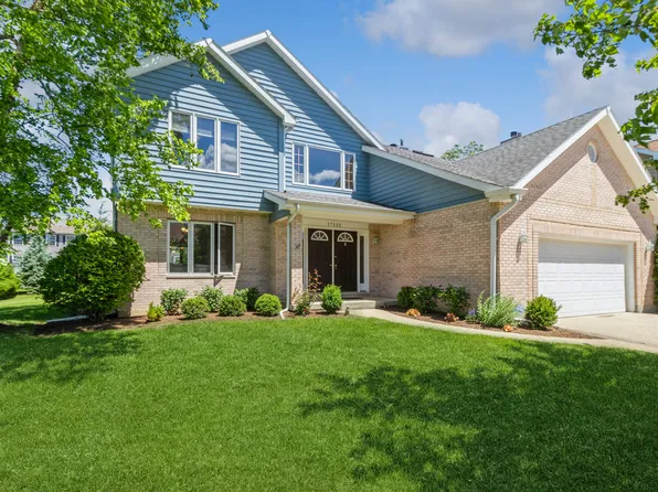 17132 W Tiger Tail Ct, Gurnee, IL 60031